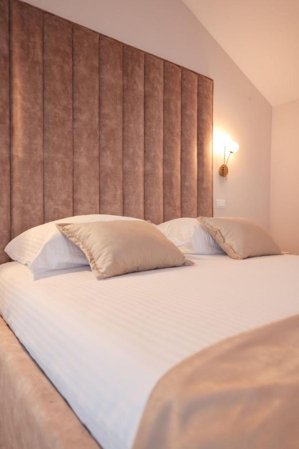 Castello Exclusive Rooms With Breakfast - By Ta Leut Agency Privlaka  Esterno foto
