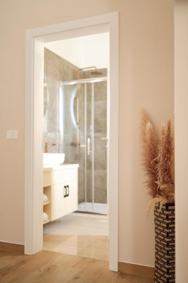 Castello Exclusive Rooms With Breakfast - By Ta Leut Agency Privlaka  Esterno foto